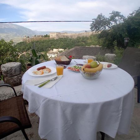 Arpet Guesthouse Gjirokastër 외부 사진