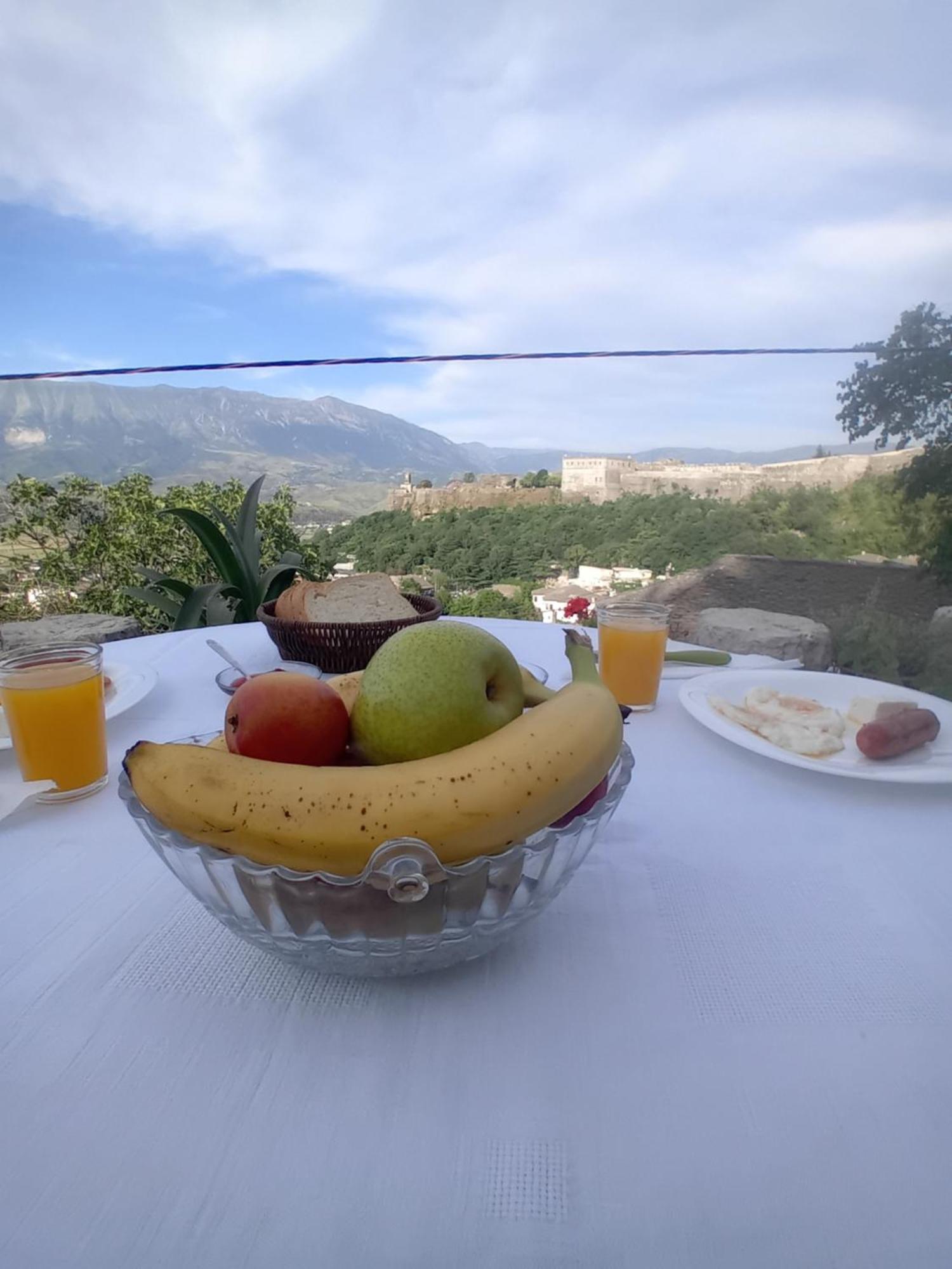 Arpet Guesthouse Gjirokastër 외부 사진