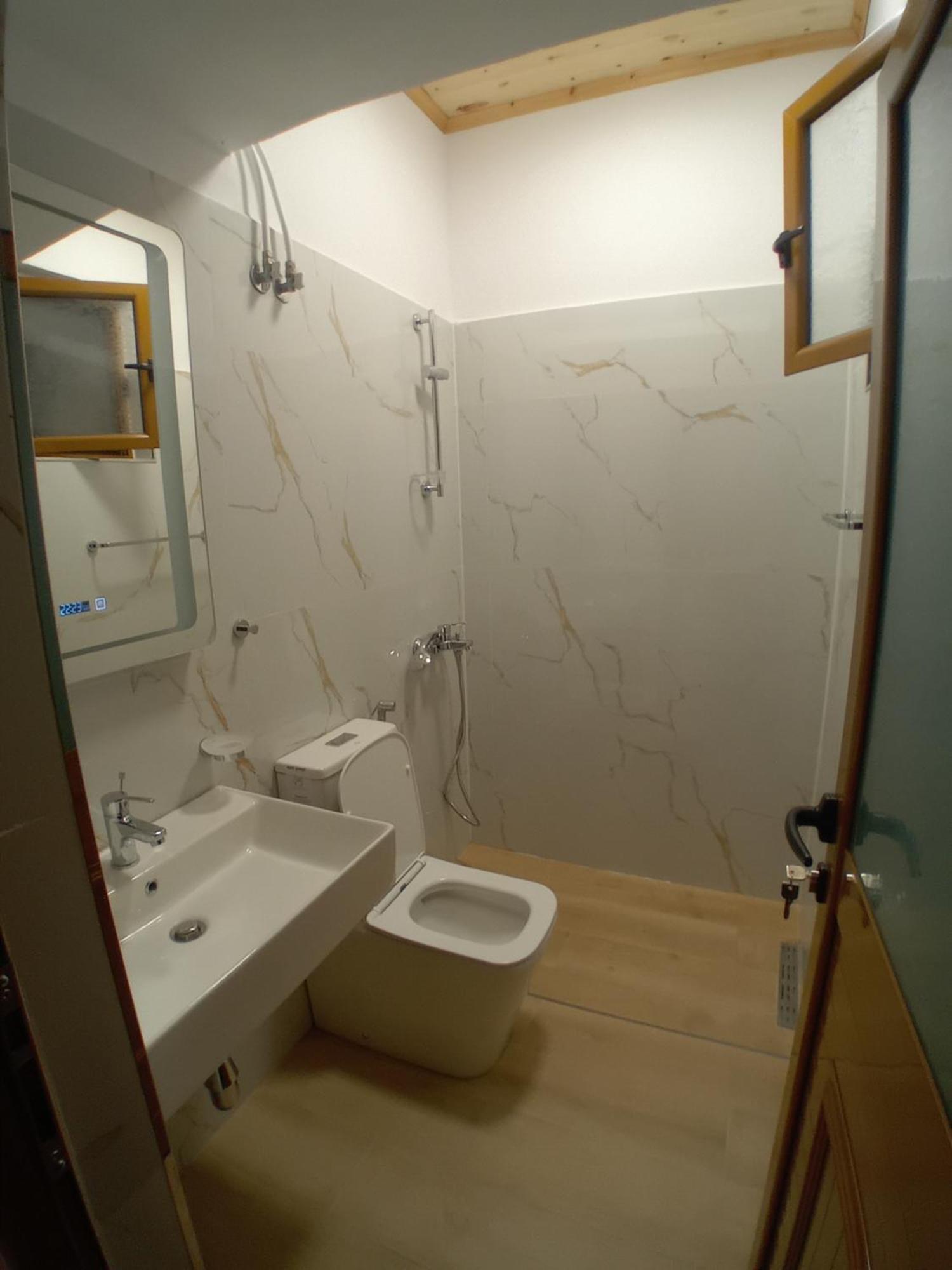 Arpet Guesthouse Gjirokastër 외부 사진