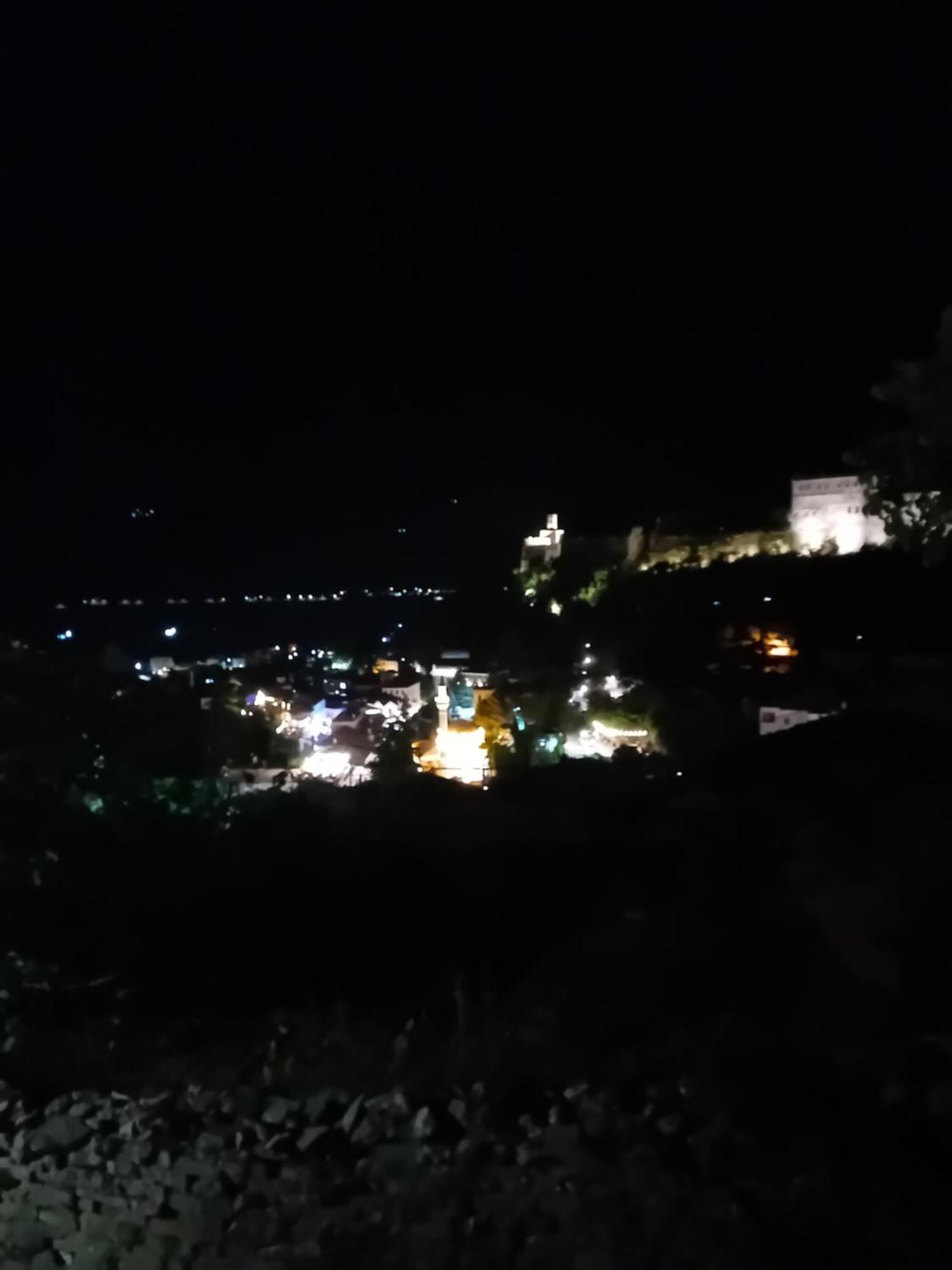 Arpet Guesthouse Gjirokastër 외부 사진